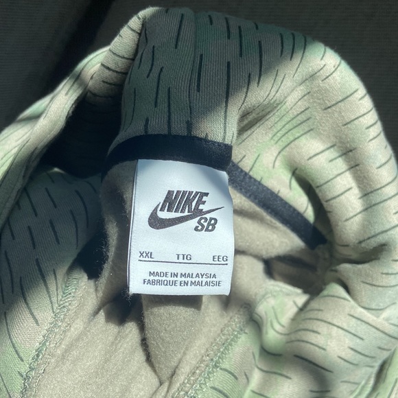 Camo Nike Hoodie - Picture 2 of 3